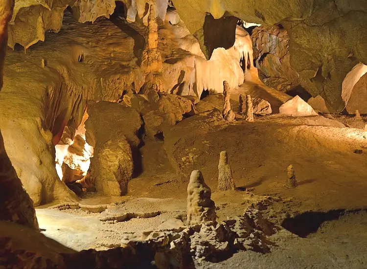 Amboni Caves